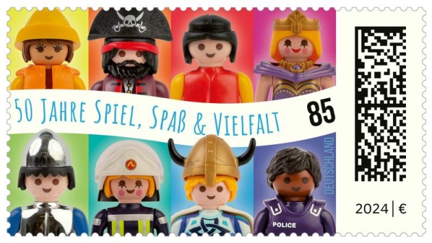 Gemeinsam bringen die Deutsche Post und Playmobil eine Briefmarke heraus - Quelle: 2024 geobra
